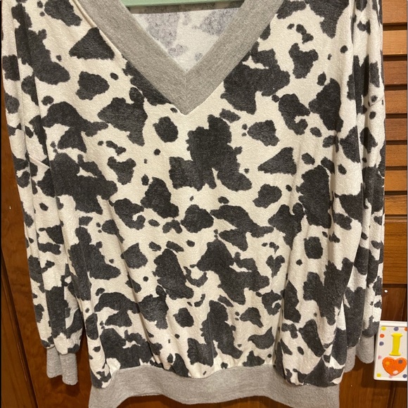 First Love Tops - Cow print‎ light weight sweatshirt